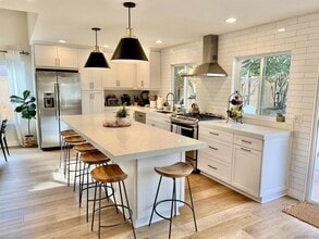 1460 Avenida De Las Adelsas in Encinitas, CA - Building Photo - Building Photo