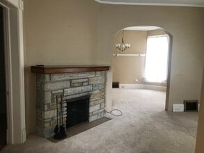 2031 N Newhall St in Milwaukee, WI - Building Photo - Building Photo