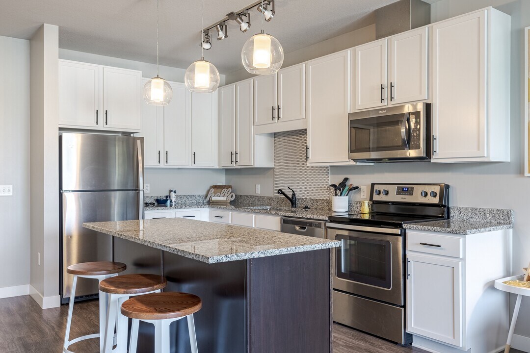 Hello Apartments in Golden Valley, MN - Building Photo