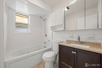 82 Lincoln Ave in Carteret, NJ - Building Photo - Building Photo