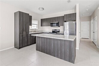 10 Alta Vista Dr in Weslaco, TX - Building Photo - Building Photo