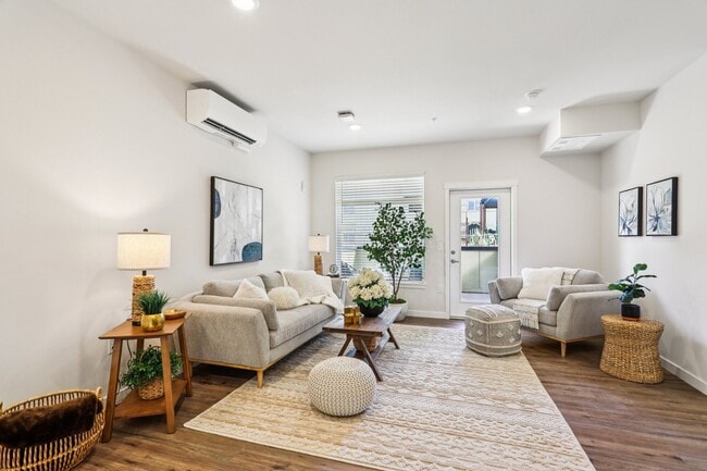 East Town Crossing in Puyallup, WA - Building Photo - Building Photo