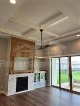 4705 NE Freehold Dr in Lee's Summit, MO - Building Photo - Building Photo