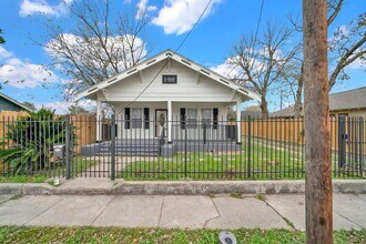 1404 N 67th St in Houston, TX - Building Photo - Building Photo