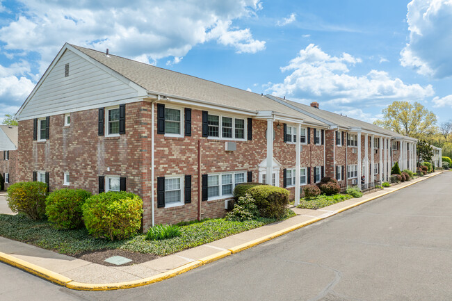 Valley House Condominiums in Doylestown, PA - Building Photo - Building Photo