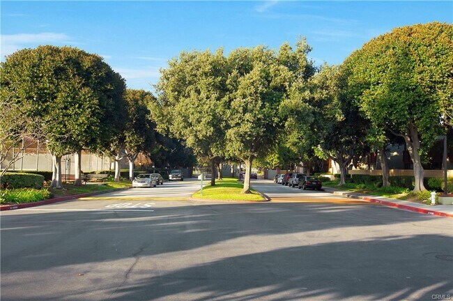1030 W MacArthur Blvd, Unit 1030-56 in Santa Ana, CA - Building Photo - Building Photo
