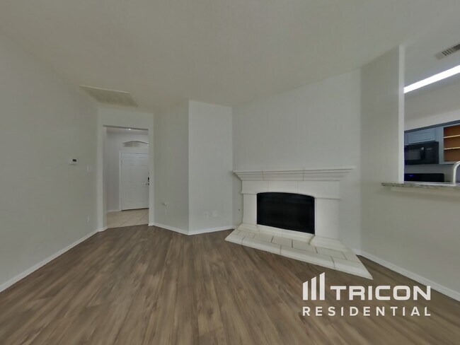 255 Rolling Brook Dr in Dickinson, TX - Foto de edificio - Building Photo