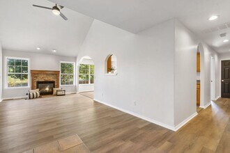 985 W Pembrook Ave in Nixa, MO - Building Photo - Building Photo