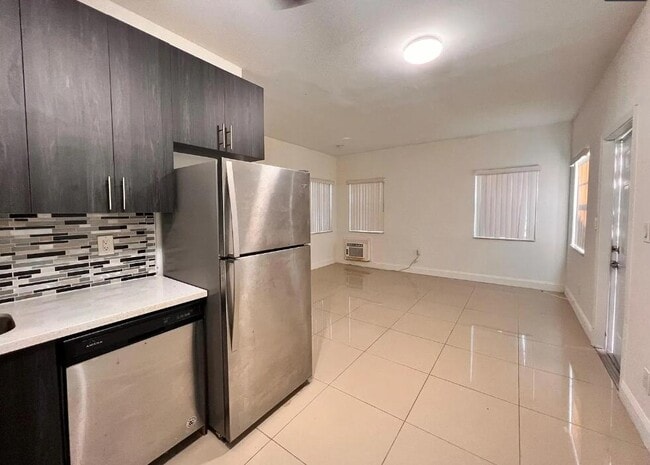 950 Lake Wyman Rd in Boca Raton, FL - Building Photo - Building Photo