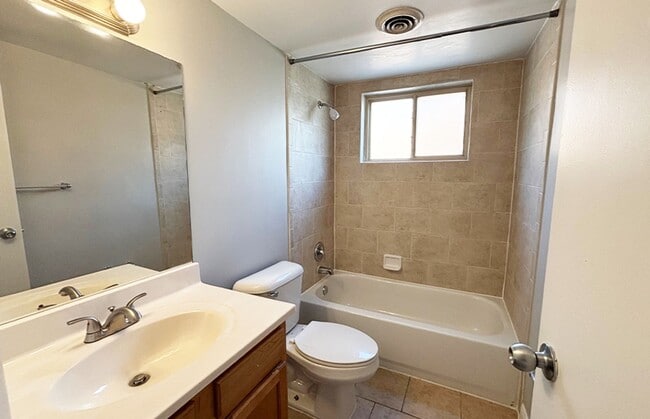 559 Lowell Ave in Cincinnati, OH - Building Photo - Building Photo