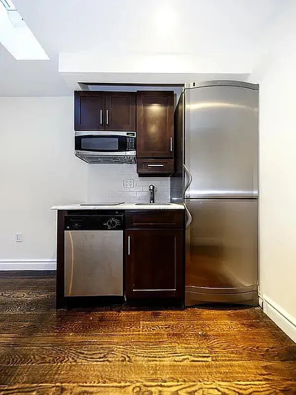 316 W 14th St in New York, NY - Building Photo - Building Photo