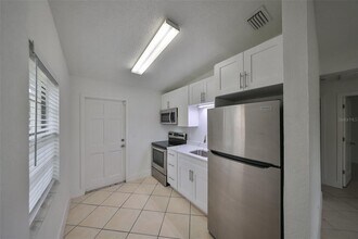 3710 Danny Bryan Blvd in Tampa, FL - Building Photo - Building Photo