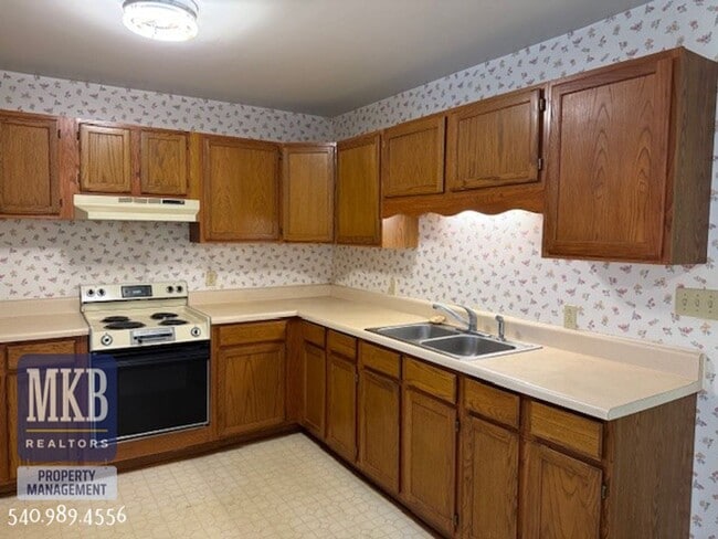 property at 122 Kimball Ave