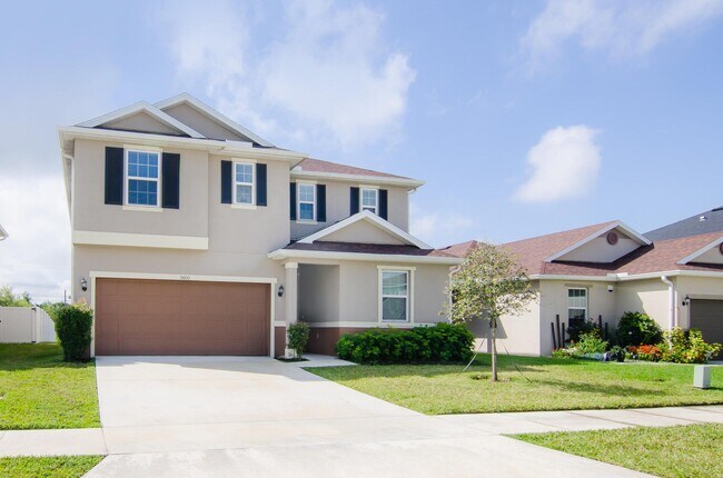 5600 NW Pine Trail Cir in Port St. Lucie, FL - Building Photo - Building Photo