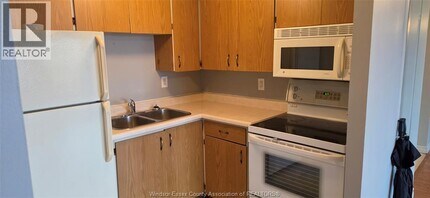 150 PARK  715 Park in Windsor, ON - Building Photo - Building Photo