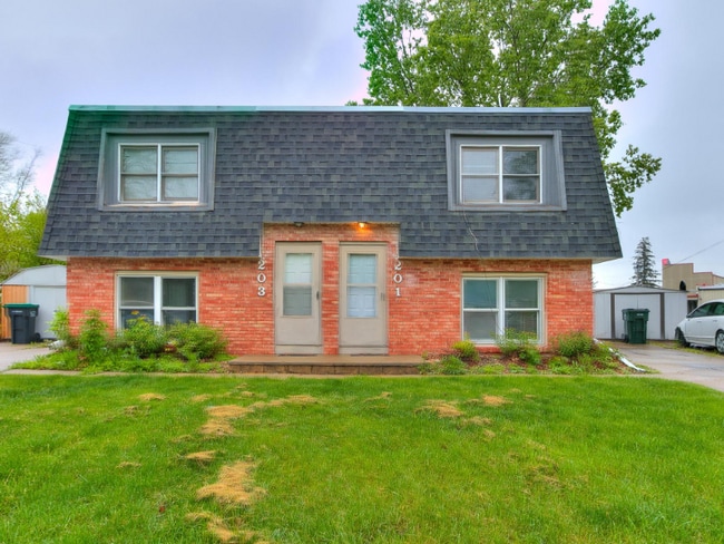 201 Wellons Dr in Ames, IA - Building Photo - Building Photo