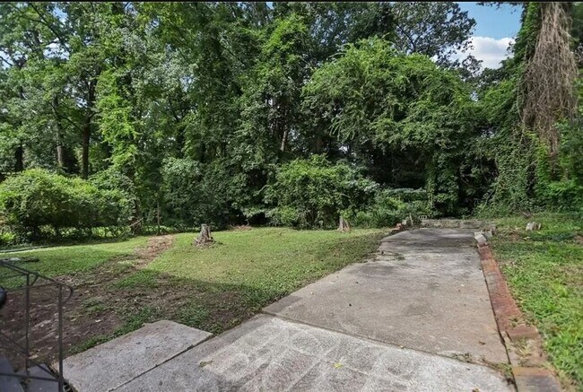 1367 Pollard Dr SW in Atlanta, GA - Building Photo - Building Photo