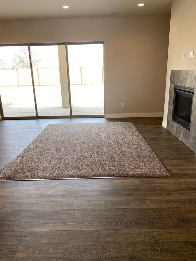 142 Snowy Plover Way in Fernley, NV - Building Photo - Building Photo