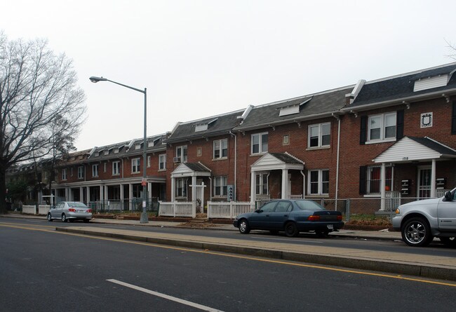 1708 West Virginia Ave NE in Washington, DC - Foto de edificio - Building Photo