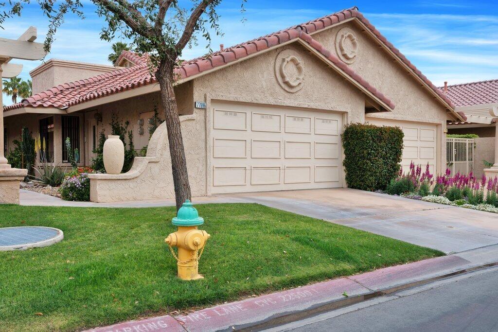 77696 Woodhaven Dr N in Palm Desert, CA - Foto de edificio