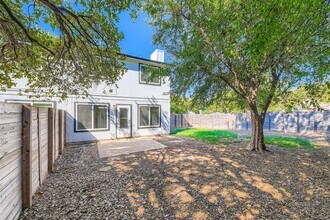 9201 Sedgemoor Trail in Austin, TX - Building Photo - Building Photo