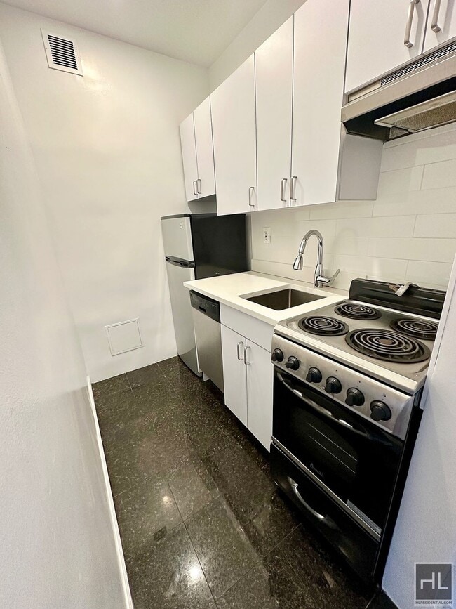 WEST 73 STREET in New York, NY - Foto de edificio - Building Photo