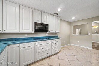 11256 Southington Pl in Jacksonville, FL - Building Photo - Building Photo