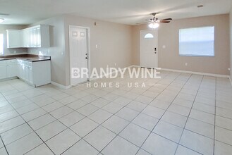 3709 E Grove St, Unit 1 in Tampa, FL - Foto de edificio - Building Photo