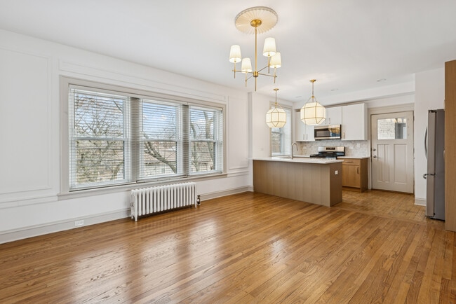 Cheltenham Court Mansions in Evanston, IL - Building Photo - Building Photo