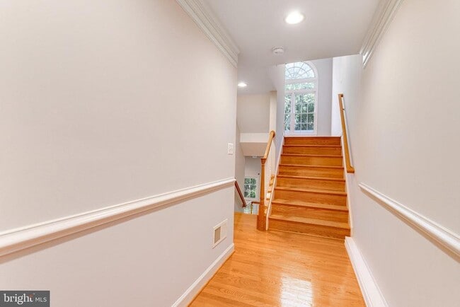213 Oak Knoll Terrace