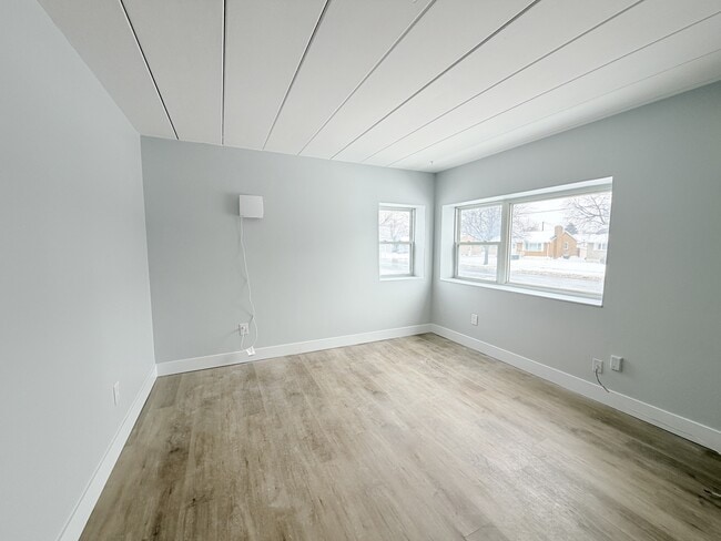 301 Indian Rd S in Sarnia, ON - Building Photo - Building Photo