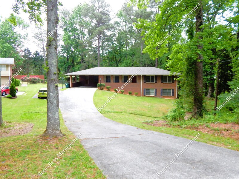 743 Verde Dr in Riverdale, GA - Building Photo
