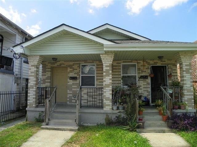 property at 1735 N Tonti St