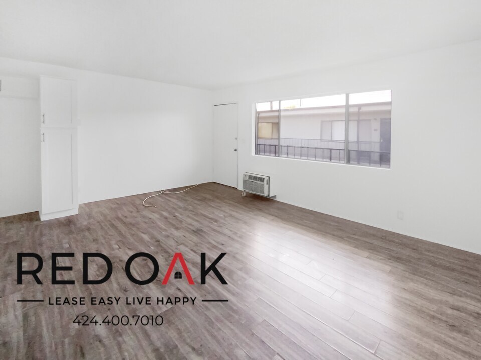 7466 Rosemead Blvd in Pico Rivera, CA - Building Photo