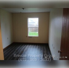 1863 N Erie St in Toledo, OH - Foto de edificio - Building Photo