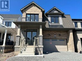 298 Forks Rd in Welland, ON - Building Photo