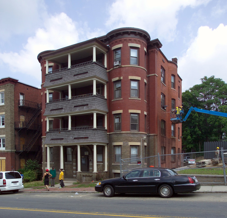 884 Worthington St in Springfield, MA - Foto de edificio