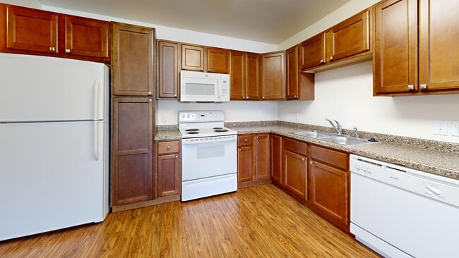 West River at Dickinson in Dickinson, ND - Building Photo - Building Photo