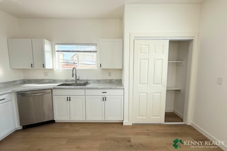 220 Sequoia Ave in South San Francisco, CA - Building Photo - Building Photo