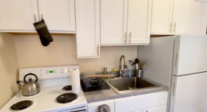 883 Huntington Ave, Unit 5 in Boston, MA - Building Photo - Building Photo