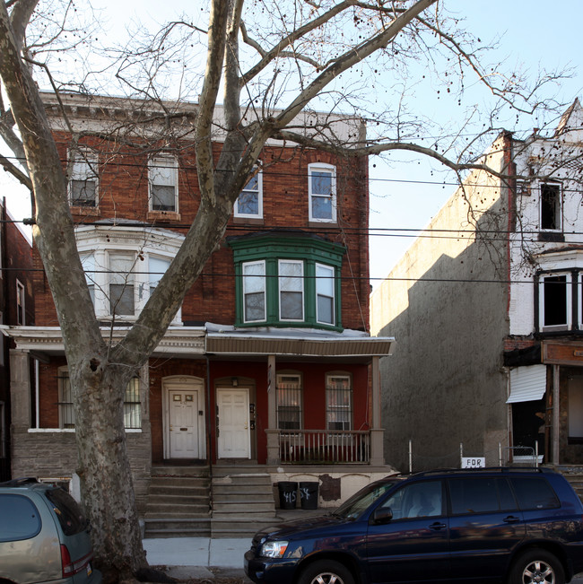 4154 W Girard St in Philadelphia, PA - Foto de edificio - Building Photo