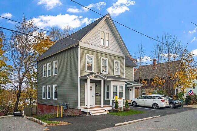 13 Pacific St in Fitchburg, MA - Building Photo - Building Photo