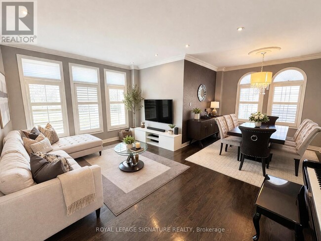 property at 1 Granite Ct