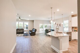 817 Desaix Dr in Georgetown, TX - Building Photo - Building Photo