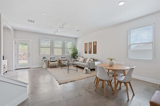 6224 Aviara Dr in Austin, TX - Building Photo - Building Photo