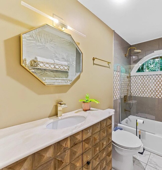 109 Wicklow Dr in Asheville, NC - Building Photo - Building Photo