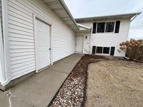 4604 W Oregon St in Sioux Falls, SD - Building Photo - Building Photo