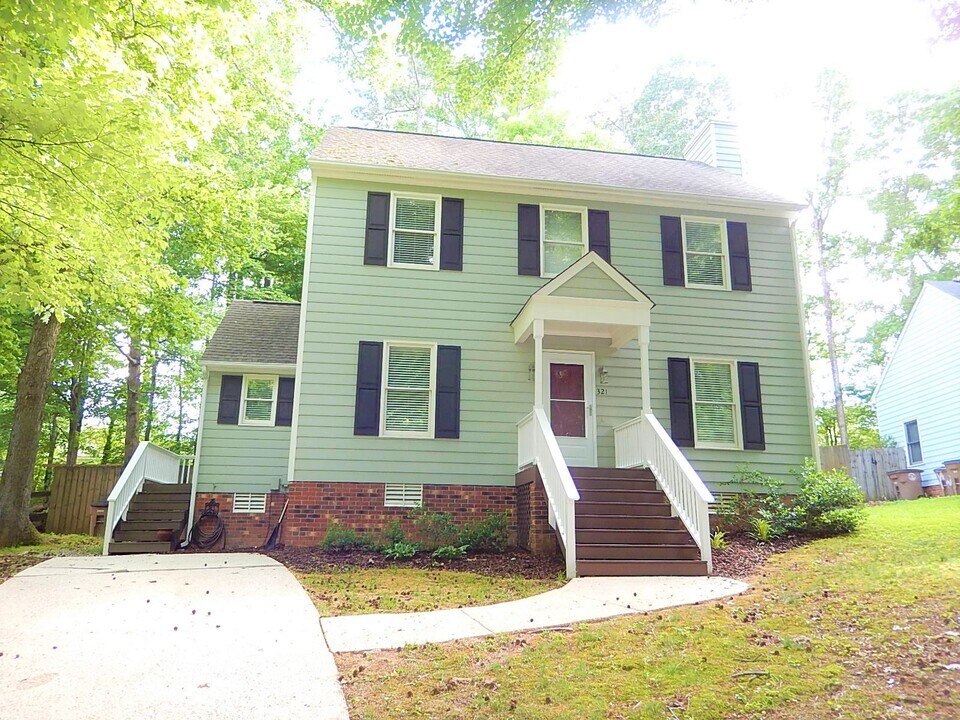 321 Amherst Creek Dr in Wake Forest, NC - Building Photo
