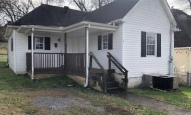 property at 1302 W Baxter Ave