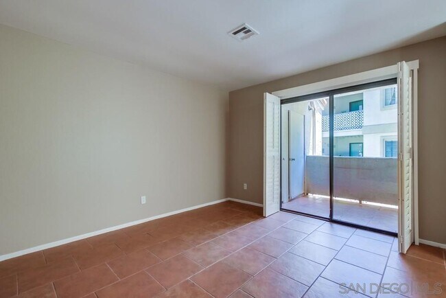 10337 Azuaga St in San Diego, CA - Building Photo - Building Photo